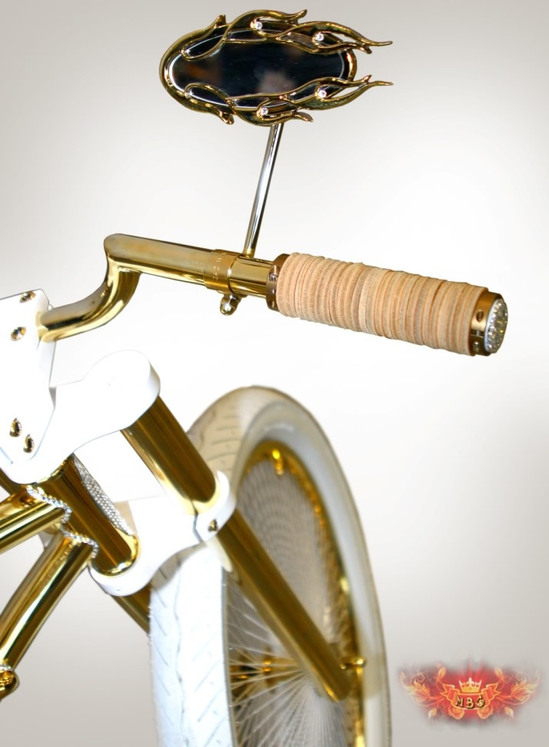 Велосипед, украшенный стразами Swarovski